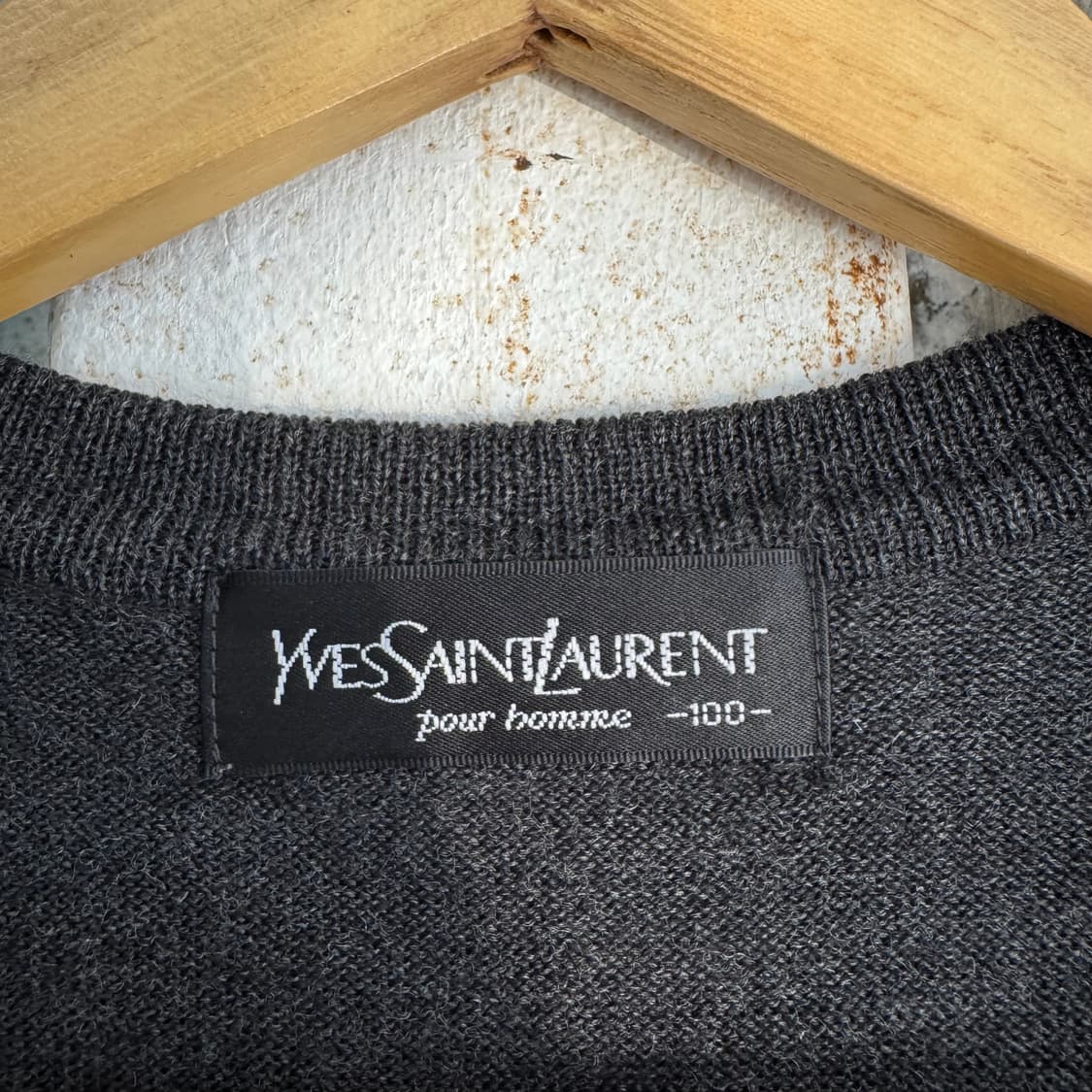 입생로랑 로고 패턴 니트 베스트 상품이미지5