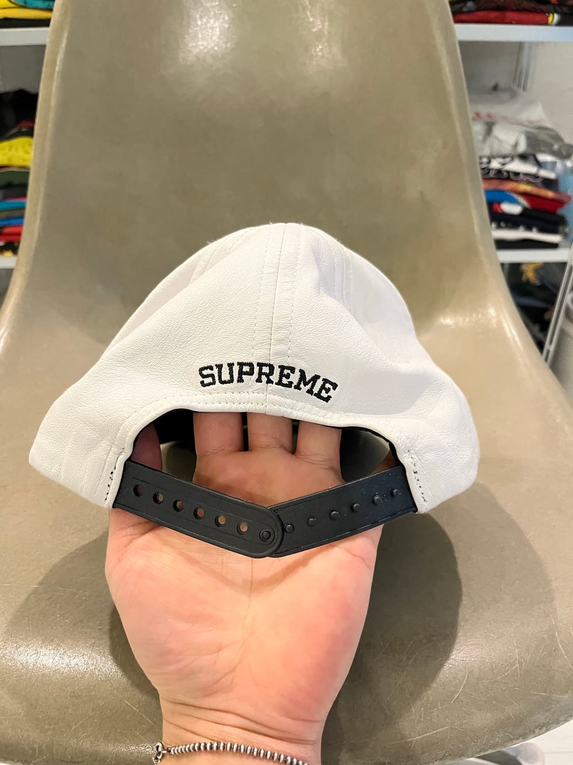 슈프림 레더 스냅백 캡 상품이미지2