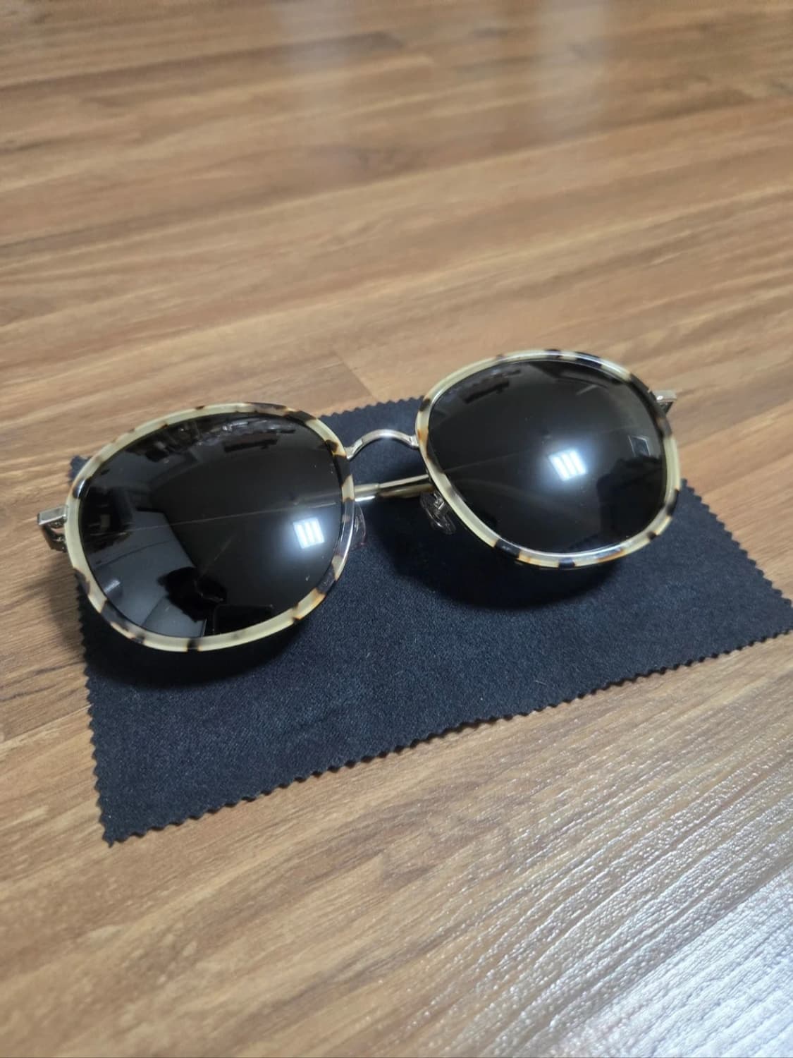 젠틀몬스터 선글라스 - 블러디하트2 S3 [정품] 상품이미지2