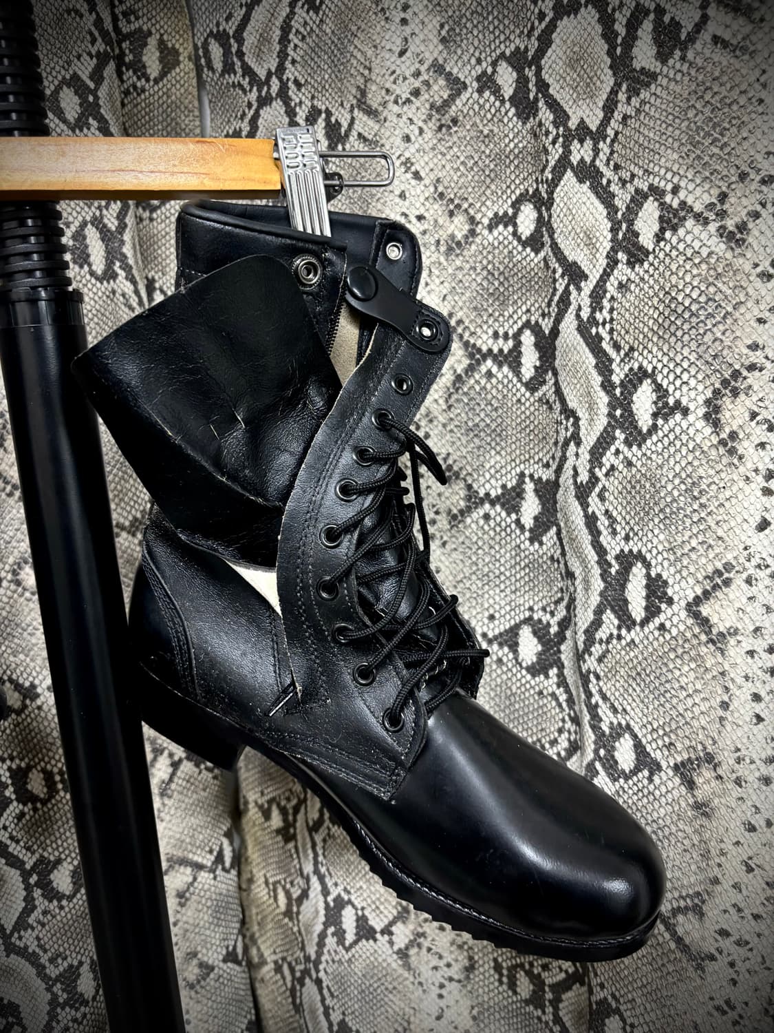 VKEI Chic Glossy High Zip Detail Boots 상품이미지7