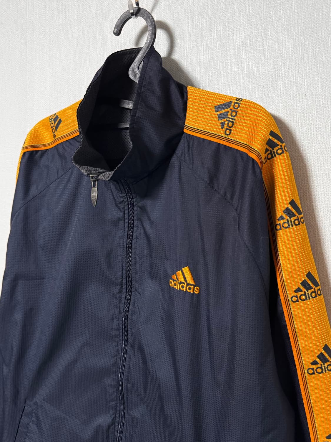 아디다스 올드스쿨 오버핏 바람막이 자켓 상품이미지1