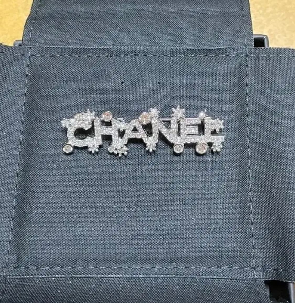 [미개봉 새상품] 샤넬 23 글리터링 브로치 상품이미지3