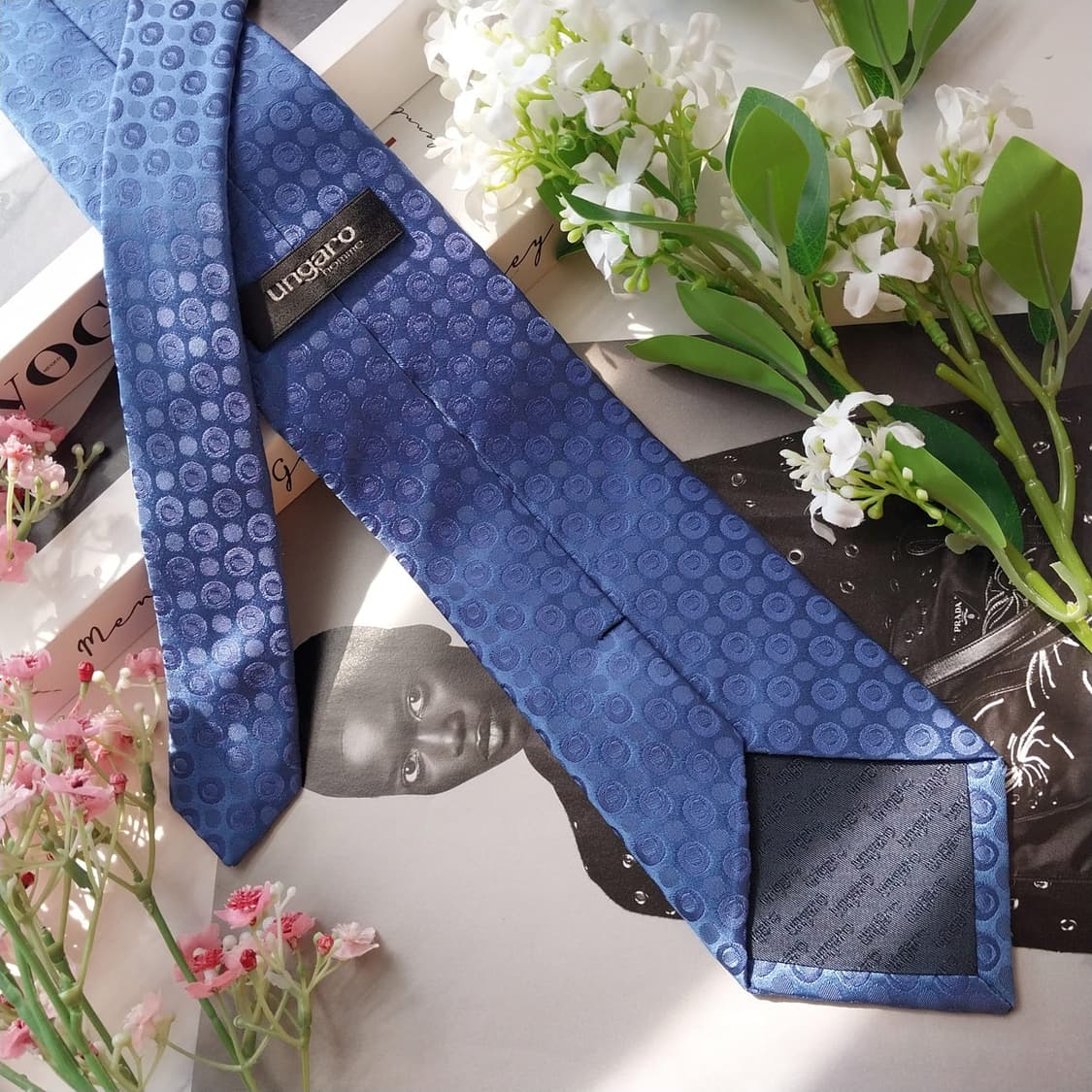 웅가로 실크 블루 로고 패턴 넥타이 8.5cm A+등급 K2364
 상품이미지10