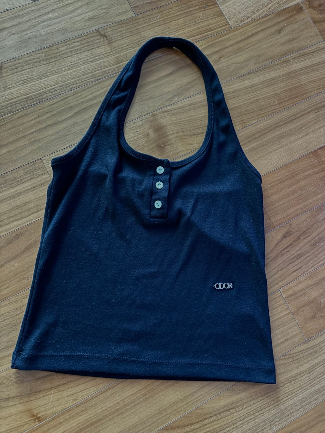 오도어 홀터 슬리브리스 블랙 상품이미지2