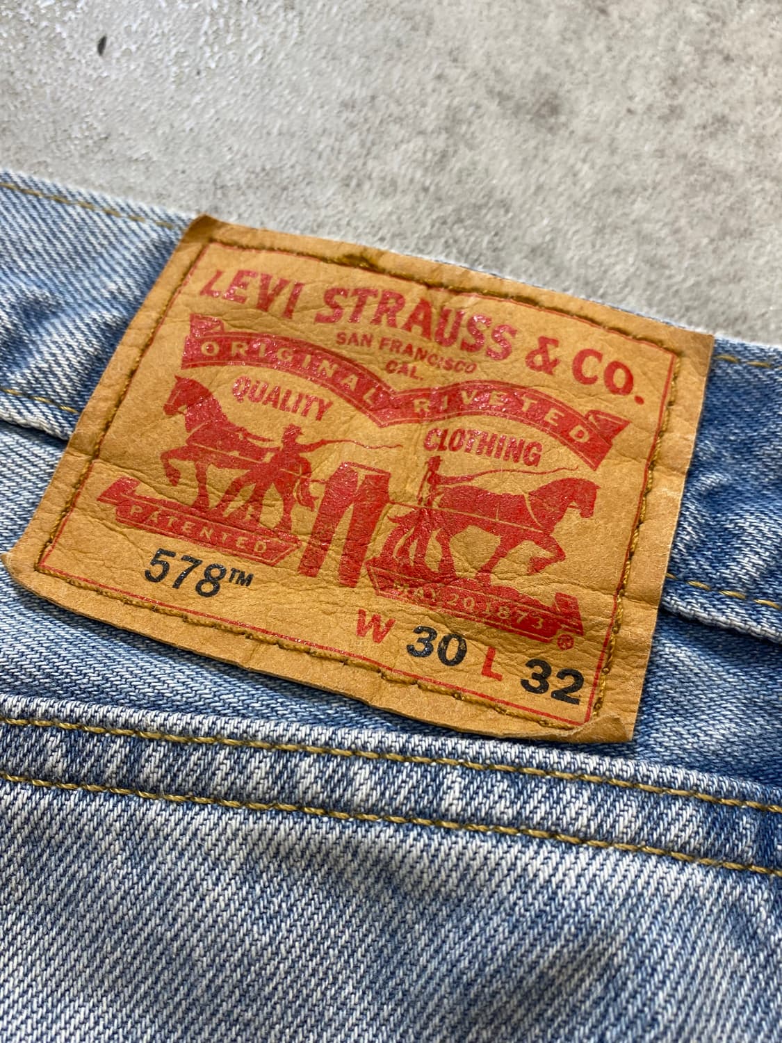 [30-31] Levi's 578 리바이스 연청 루즈핏 데님팬츠 상품이미지3