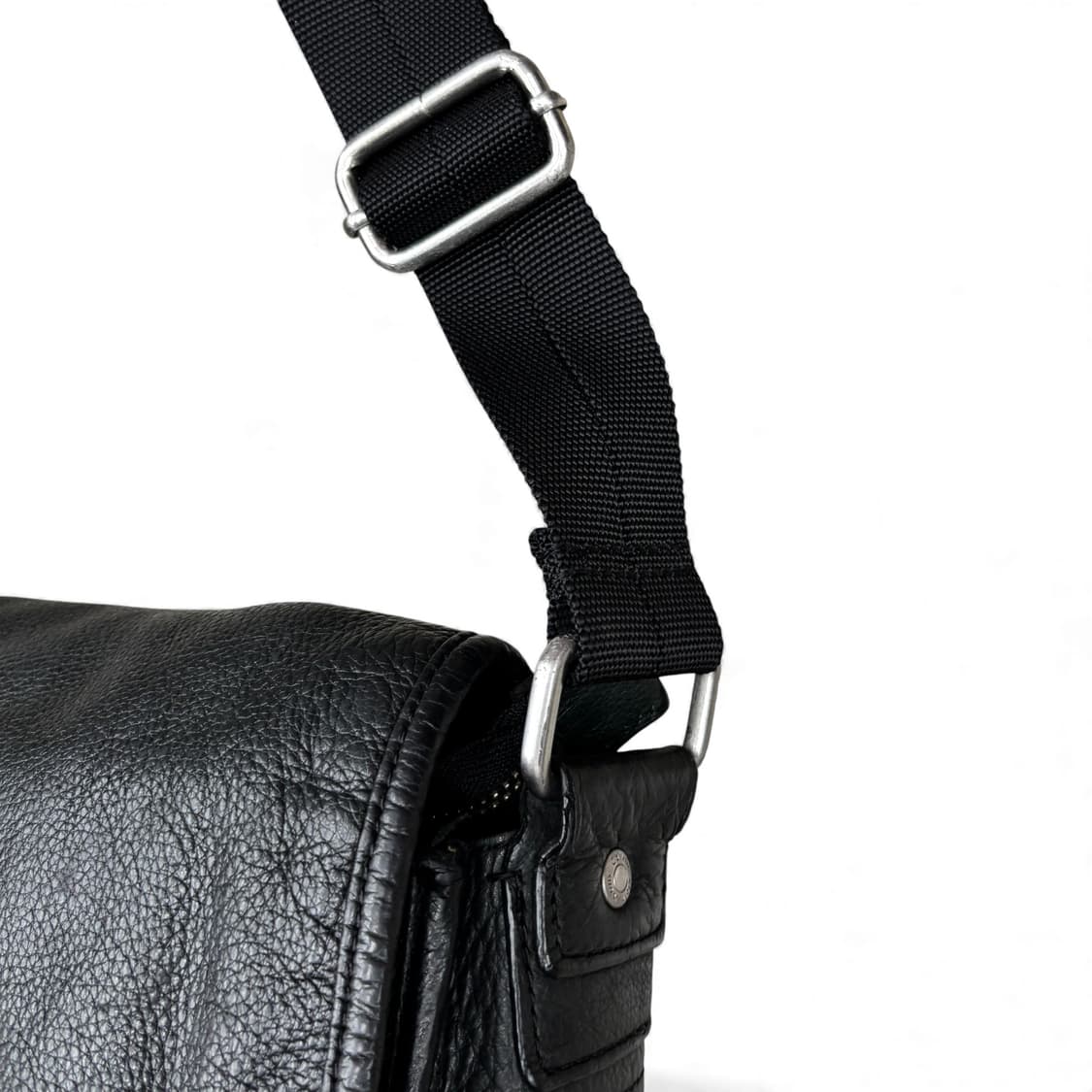 캘빈클라인 레더 메일 백 상품이미지8