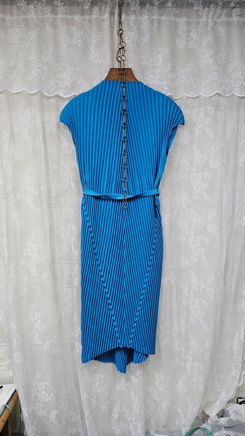 플리츠미 민소매 원피스 상품이미지3