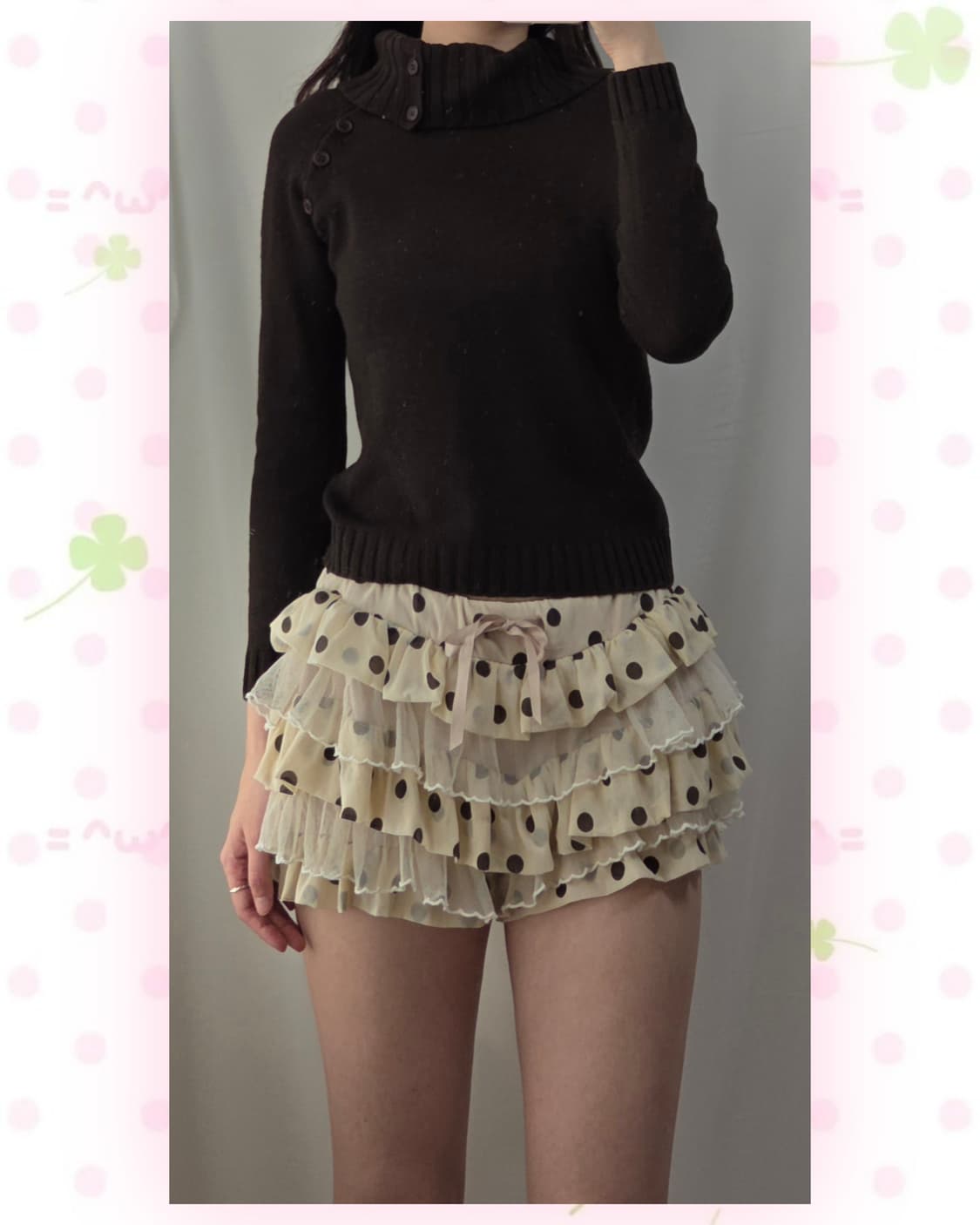 다크브라운 버튼 폴라 오프숄더 니트 상품이미지3