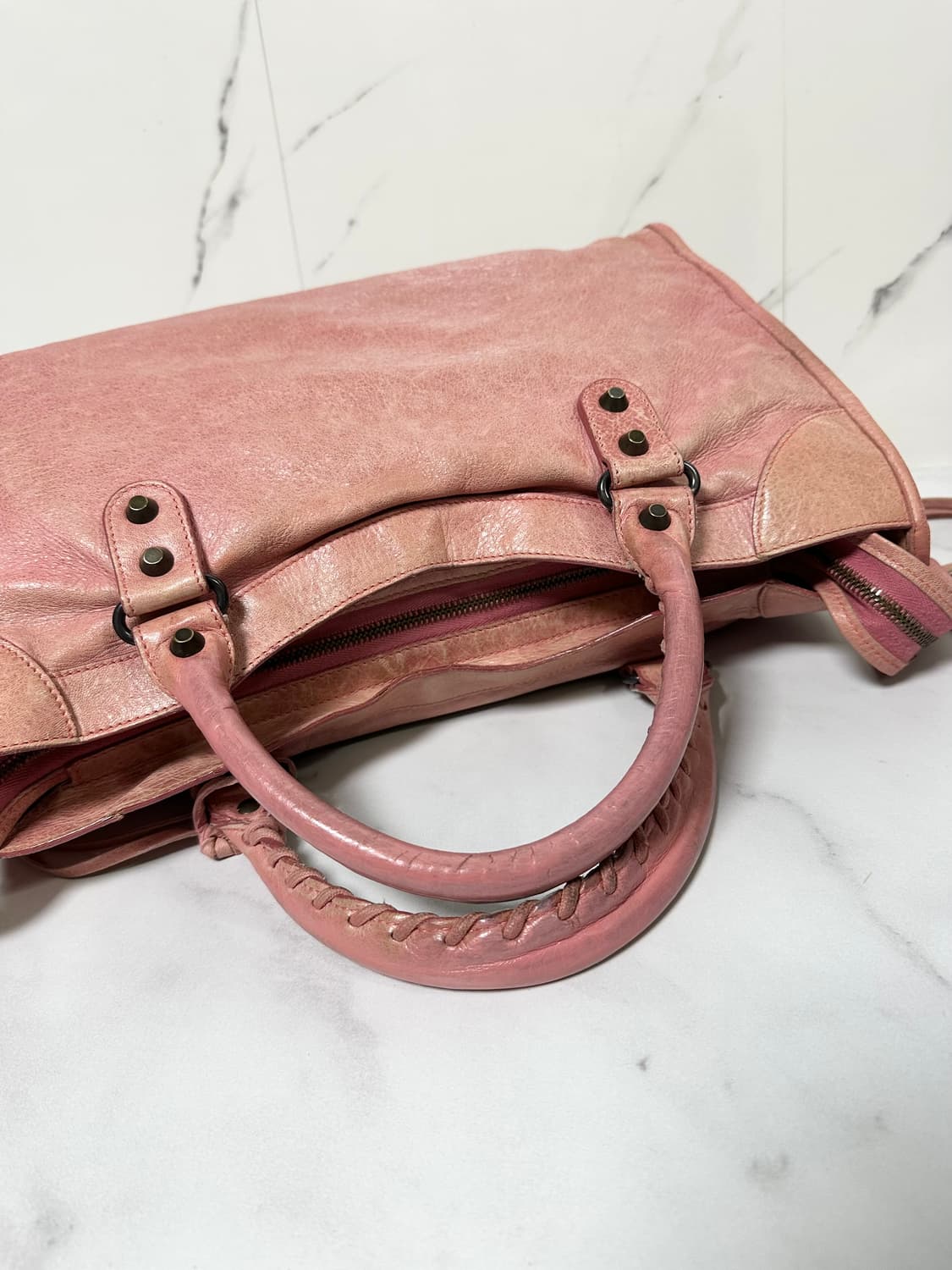 [정품] 발렌시아가 시티 모터백 미디움 핑크 상품이미지5