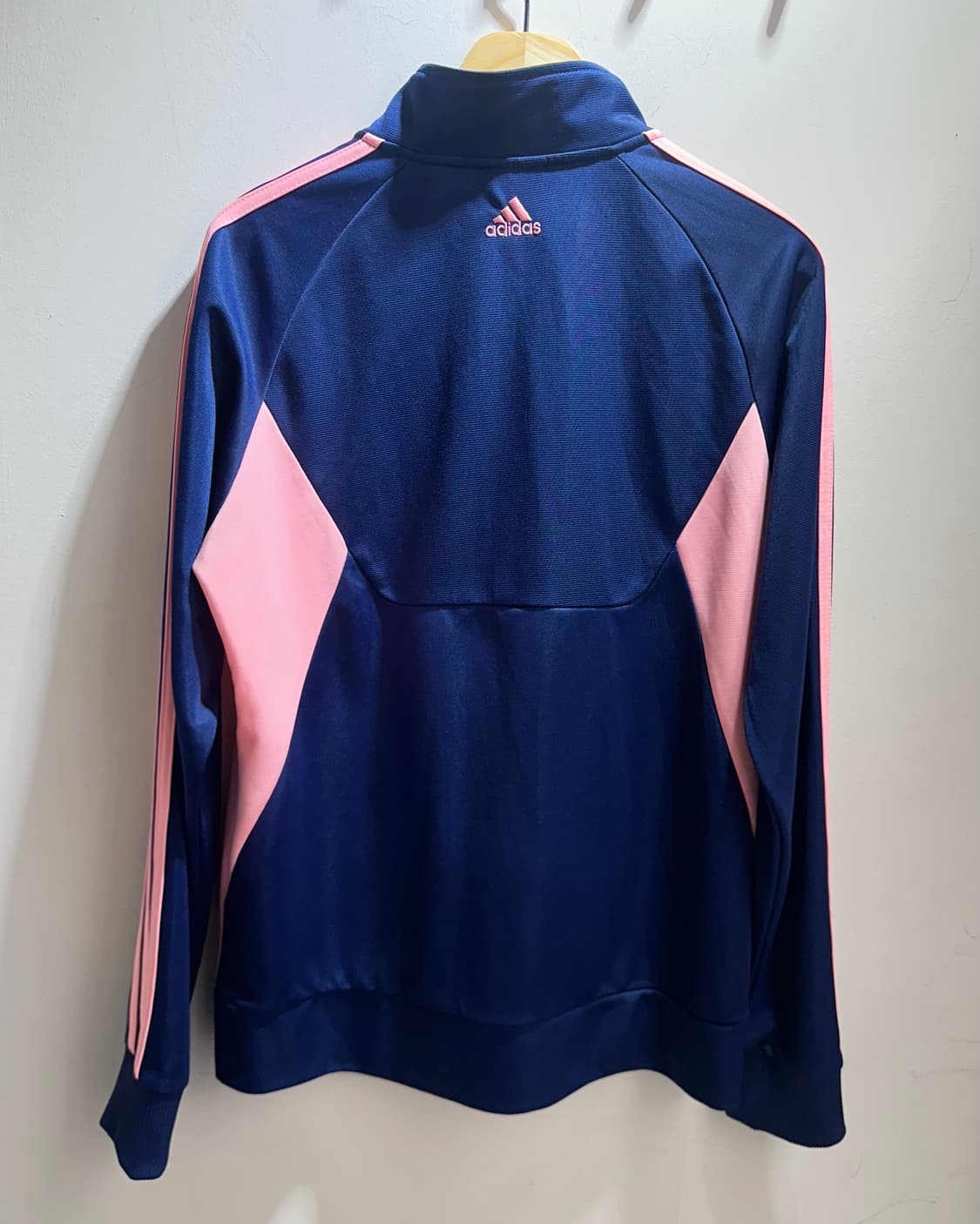 M 아디다스 큐빅 로고 네이비 핑크 트랙탑 상품이미지3