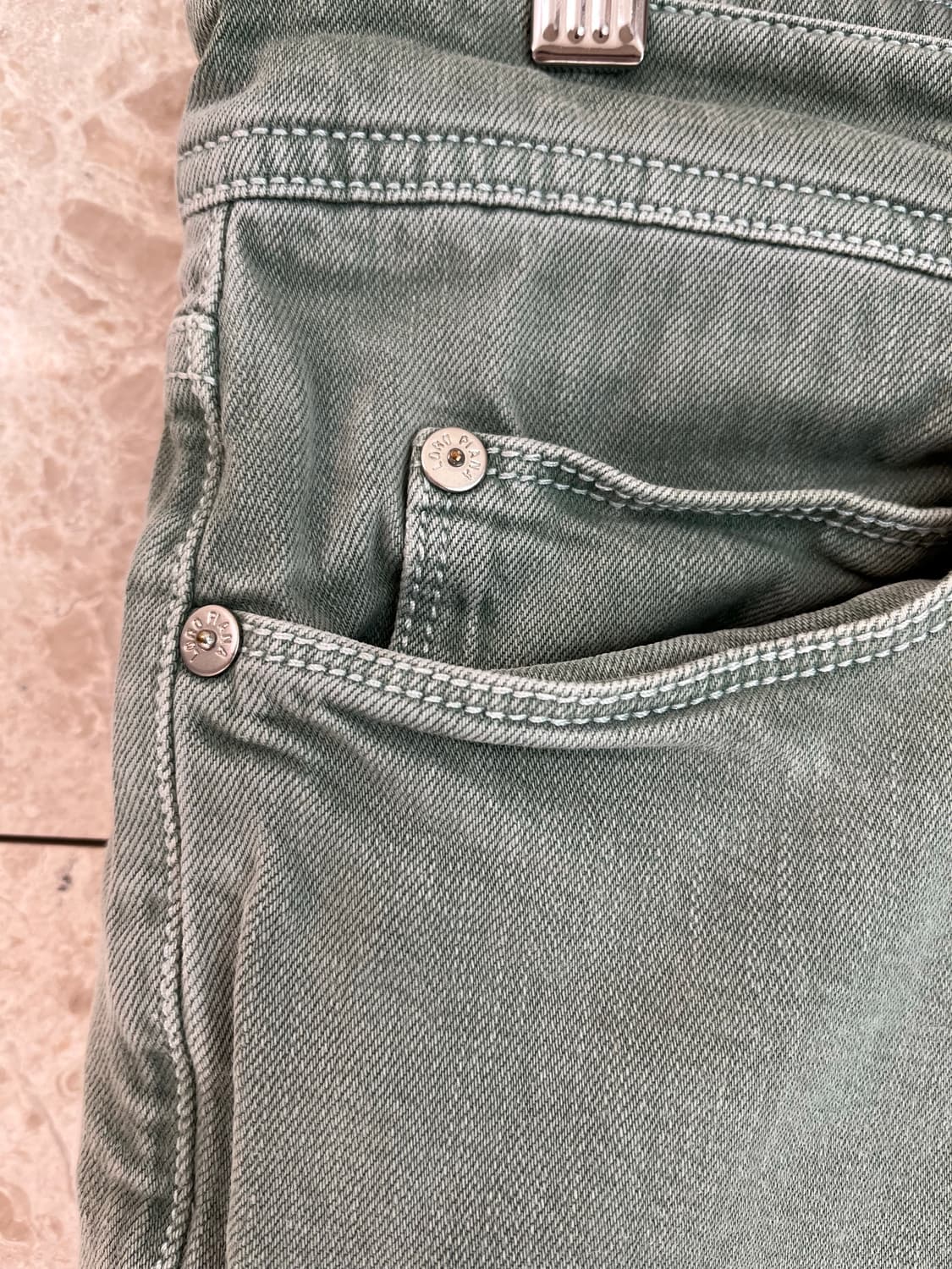 로로피아나 남성 올리브색 데님 바지 32사이즈 정품 상품이미지3