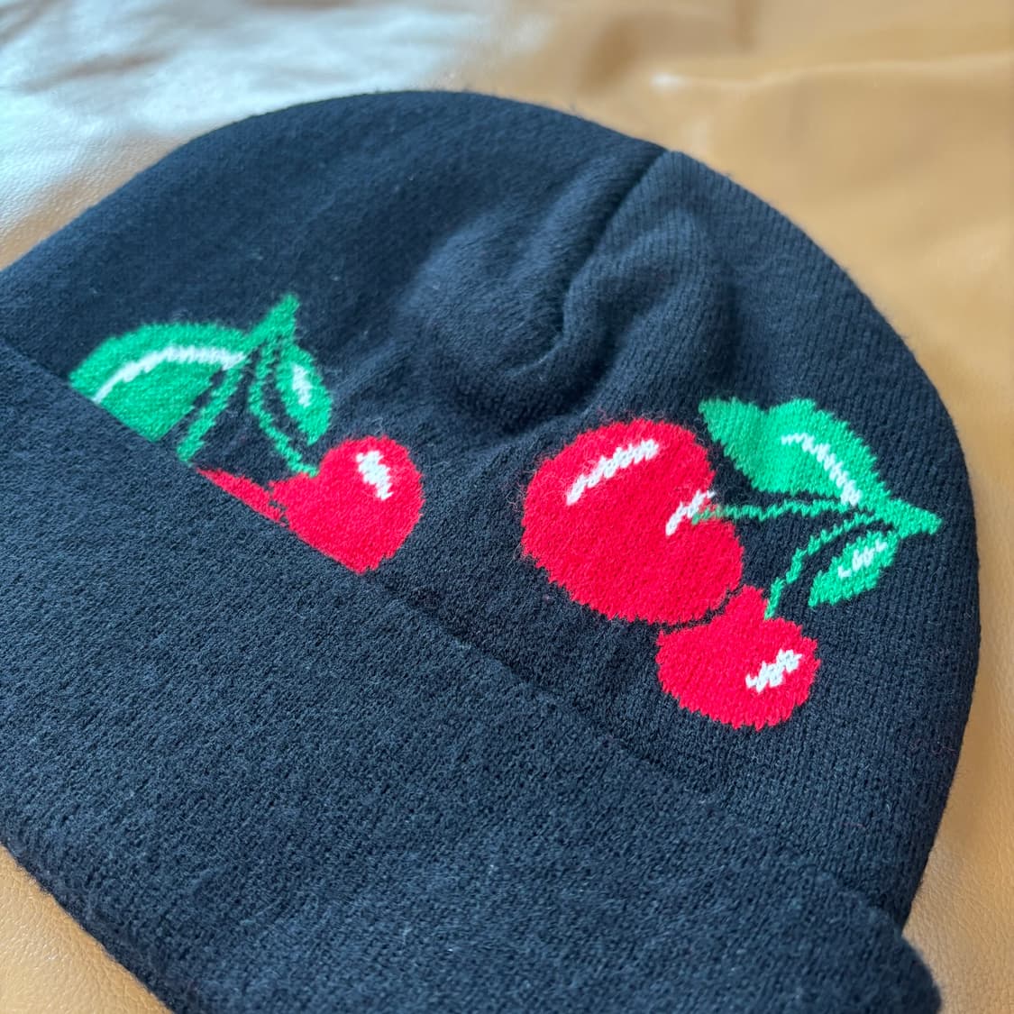 슈프림 비니 모자 체리 블랙 상품이미지6