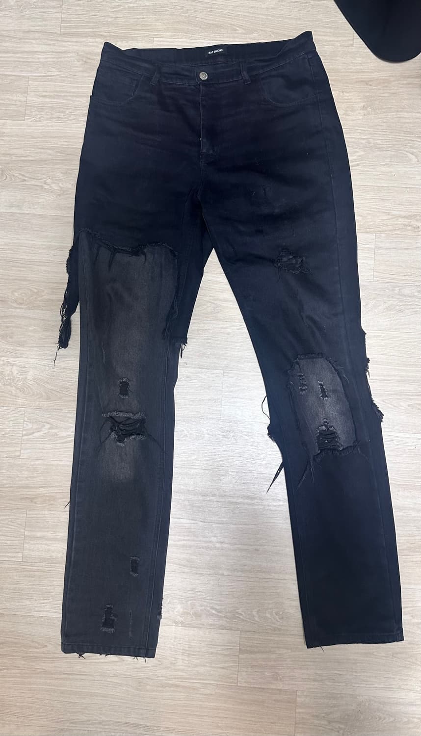 Raf Simons 19AW 데스트로이드 데님 팬츠 상품이미지1