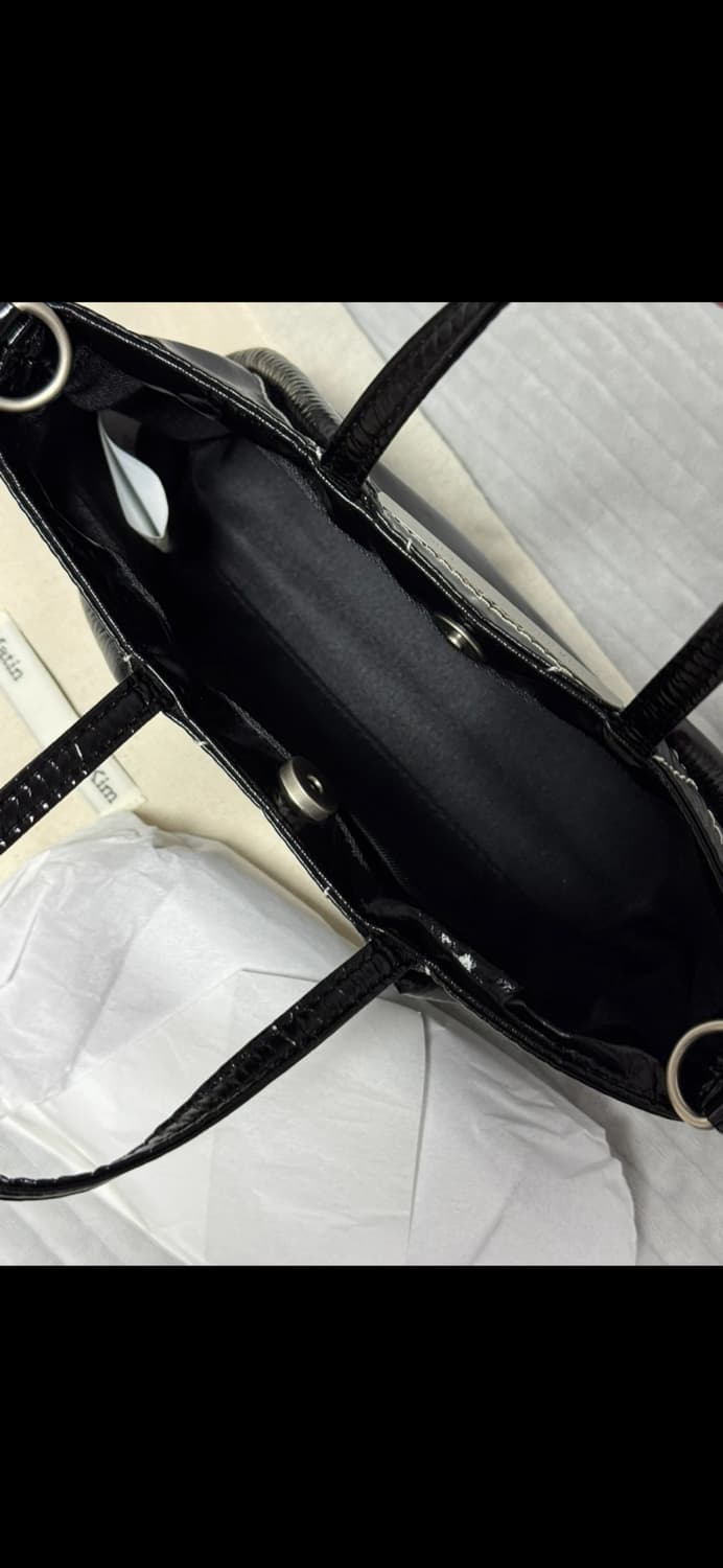 마뗑킴 미니 코팅 토트백 블랙 상품이미지4