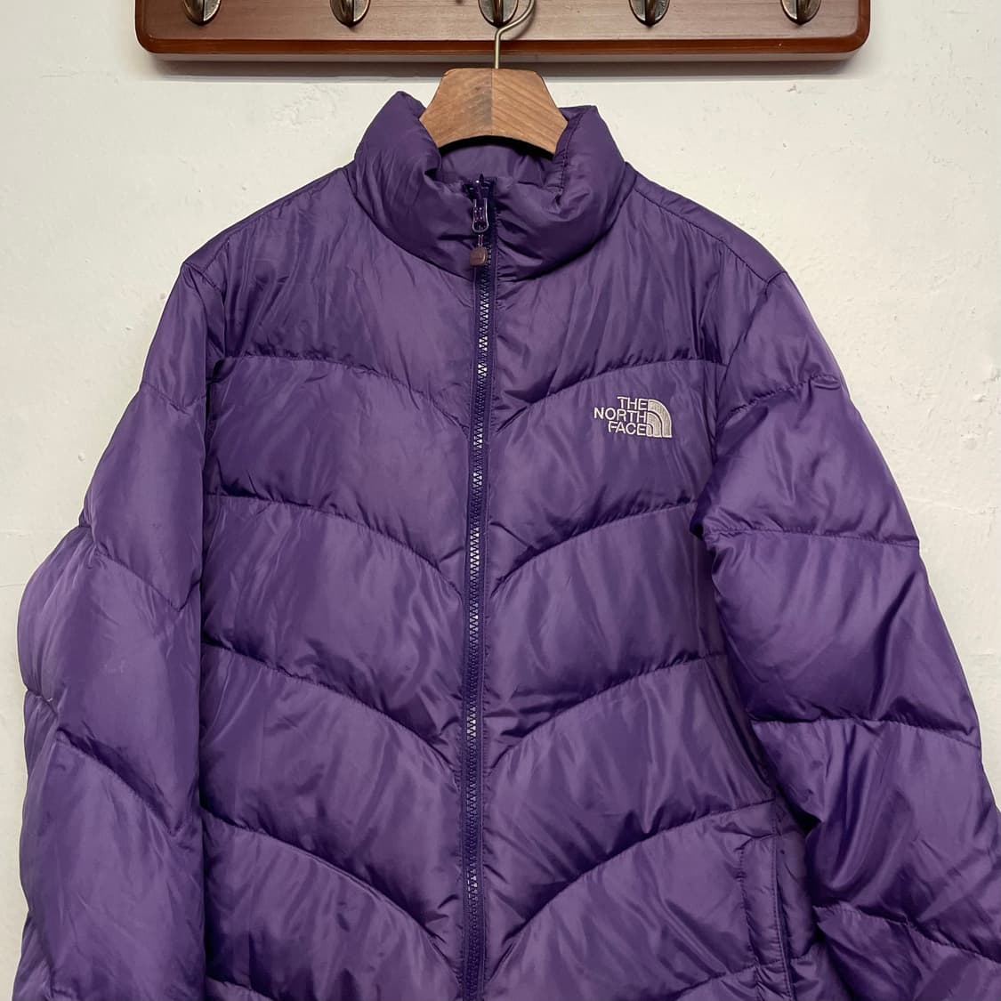 노스페이스 (우먼) 600필 V 라인 구스다운 패딩 자켓    상품이미지3