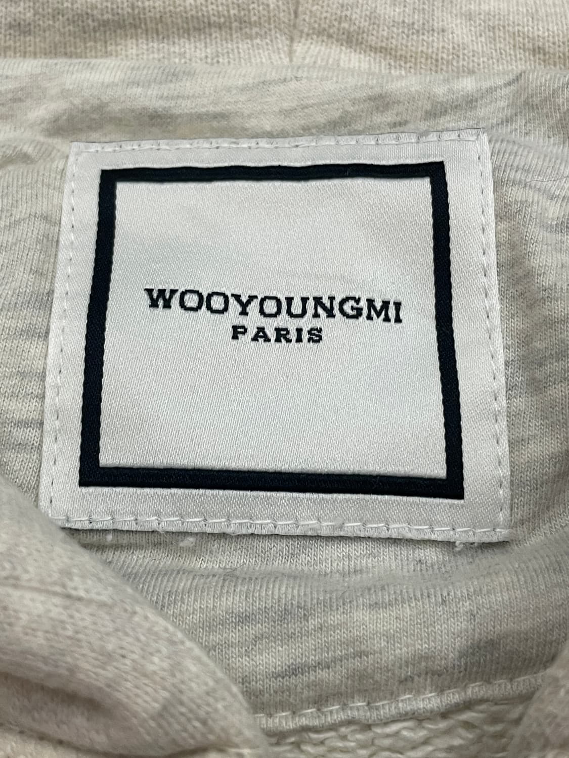 우영미 22FW 코튼 백로고 후드집업 아이보리 상품이미지6
