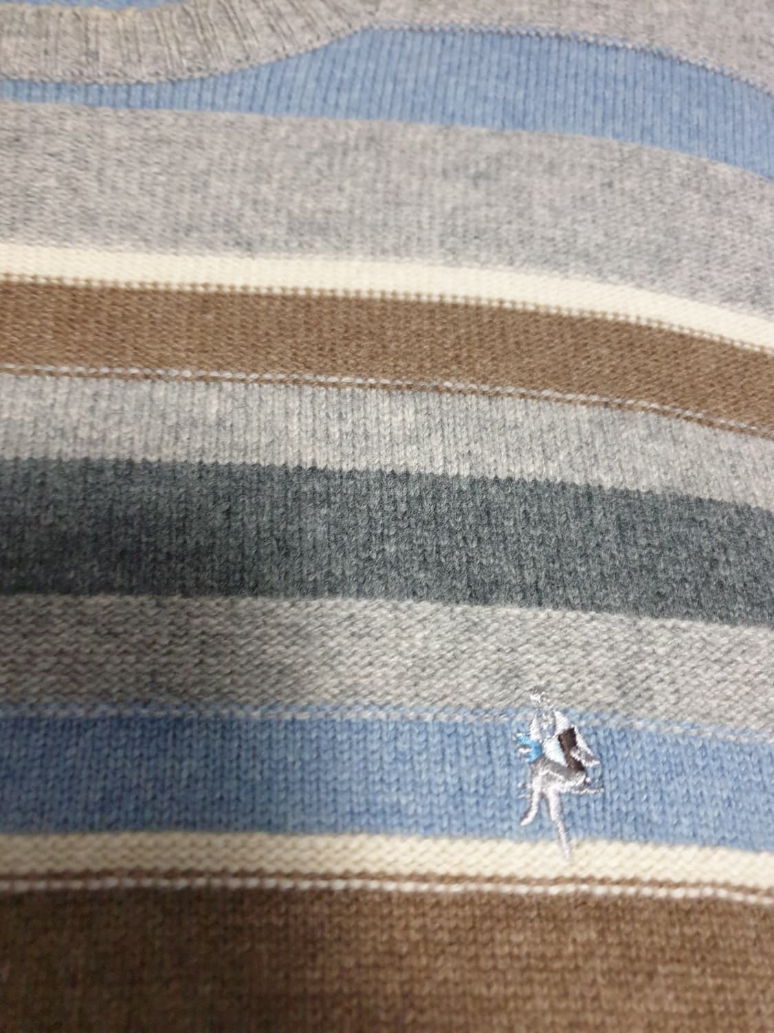 올젠 램스울100% 스트라이프 배색 라운드넥 니트 (105) 상품이미지2