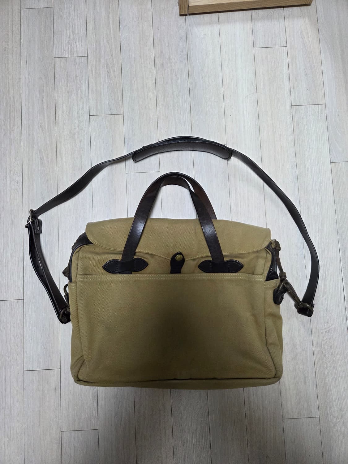 필슨 256 브리프케이스 탄 상품이미지1