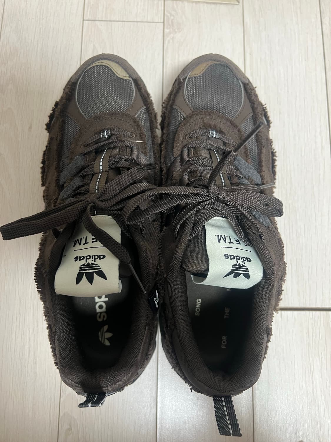 아디다스 x 송 포 더 뮤트 쉐도우터프 다크 브라운 상품이미지6