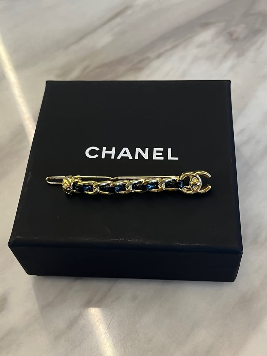 샤넬 정품 업사이클링 빈티지 레더 체인헤어핀 상품이미지3