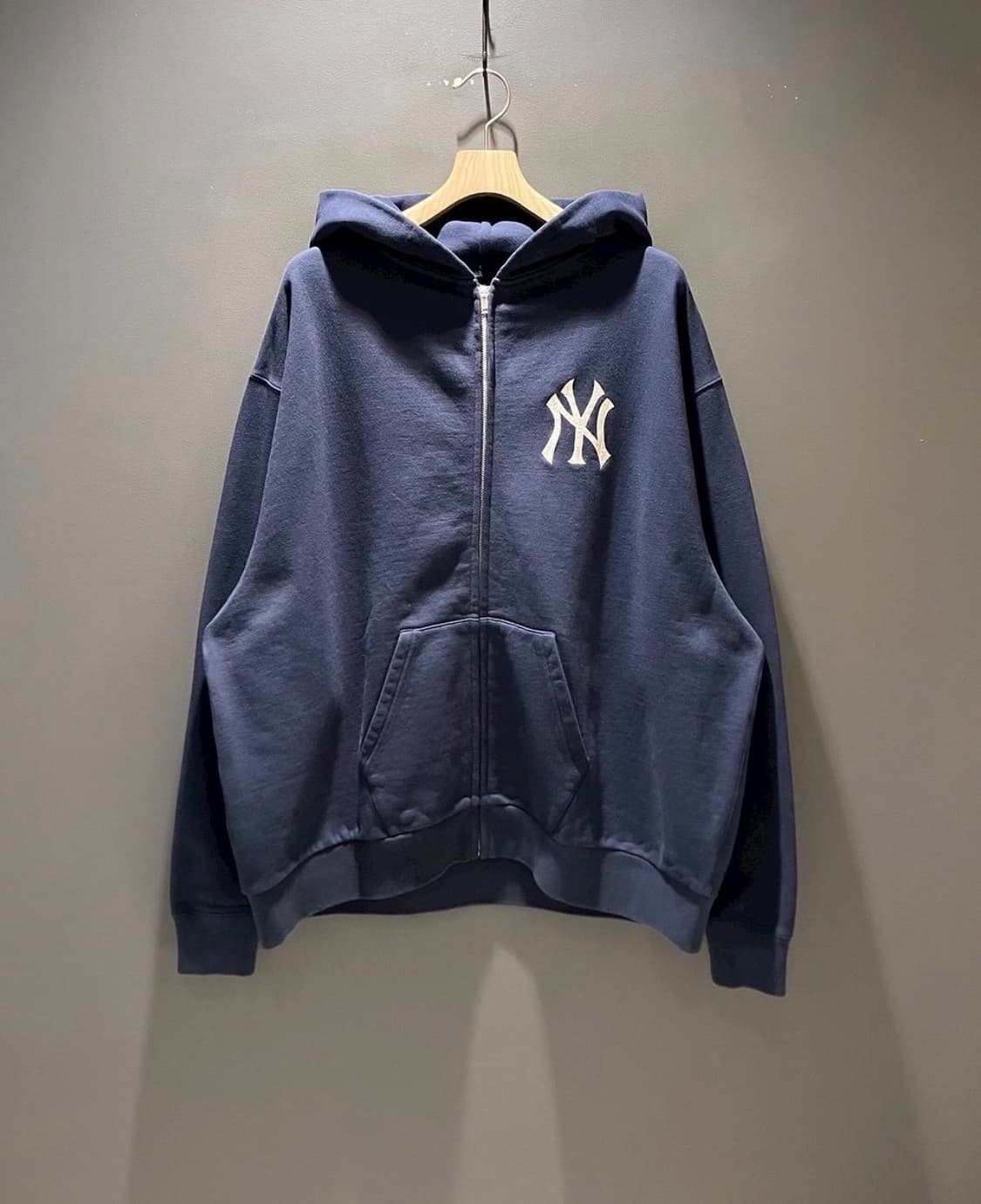 [L] 빔즈 BEAMS 테일러 토요 뉴욕 양키스 후드집업 네이비 상품이미지1