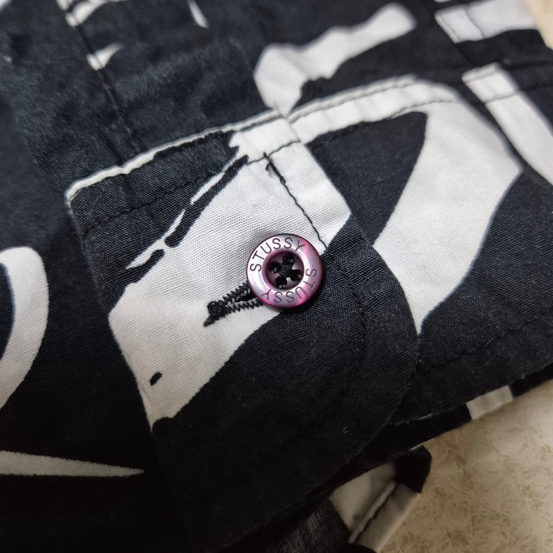 [희귀템🔥]14fw 스투시 월드투어 레터링 블랙 셔츠 상품이미지3