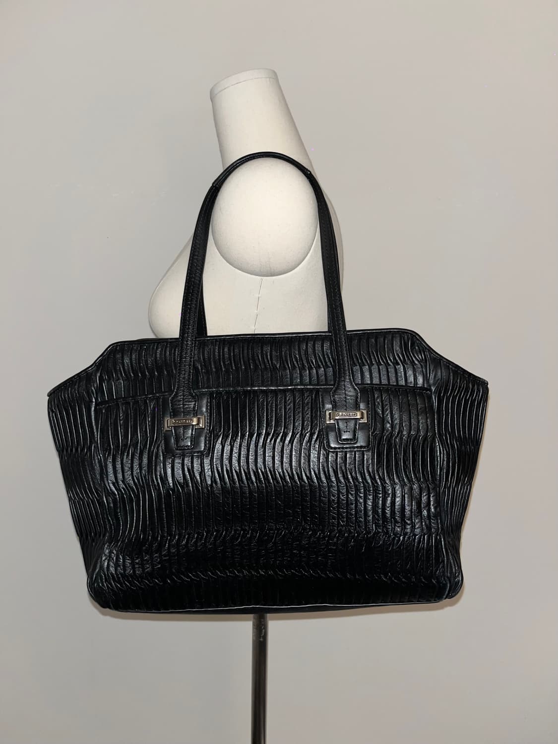 📦Coach All Black shoulder bag 상품이미지5