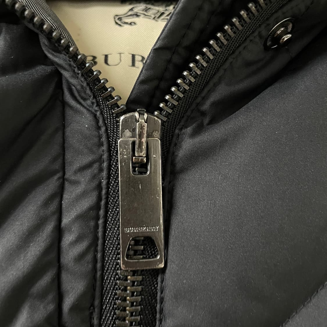 버버리 블랙 후드 패딩 M(W) 상품이미지4