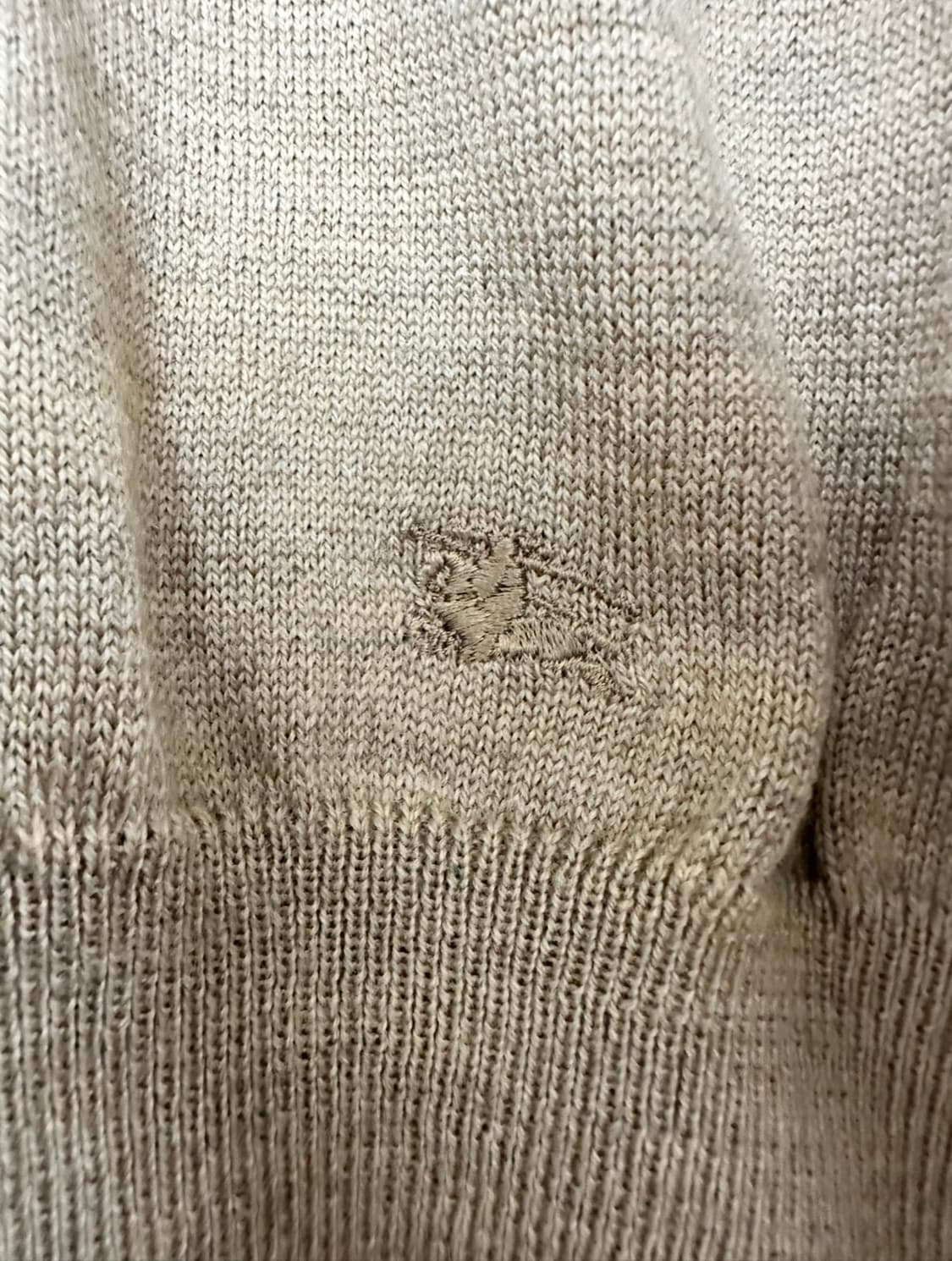 버버리 기마로고 카라넥 베이지 니트 상품이미지4