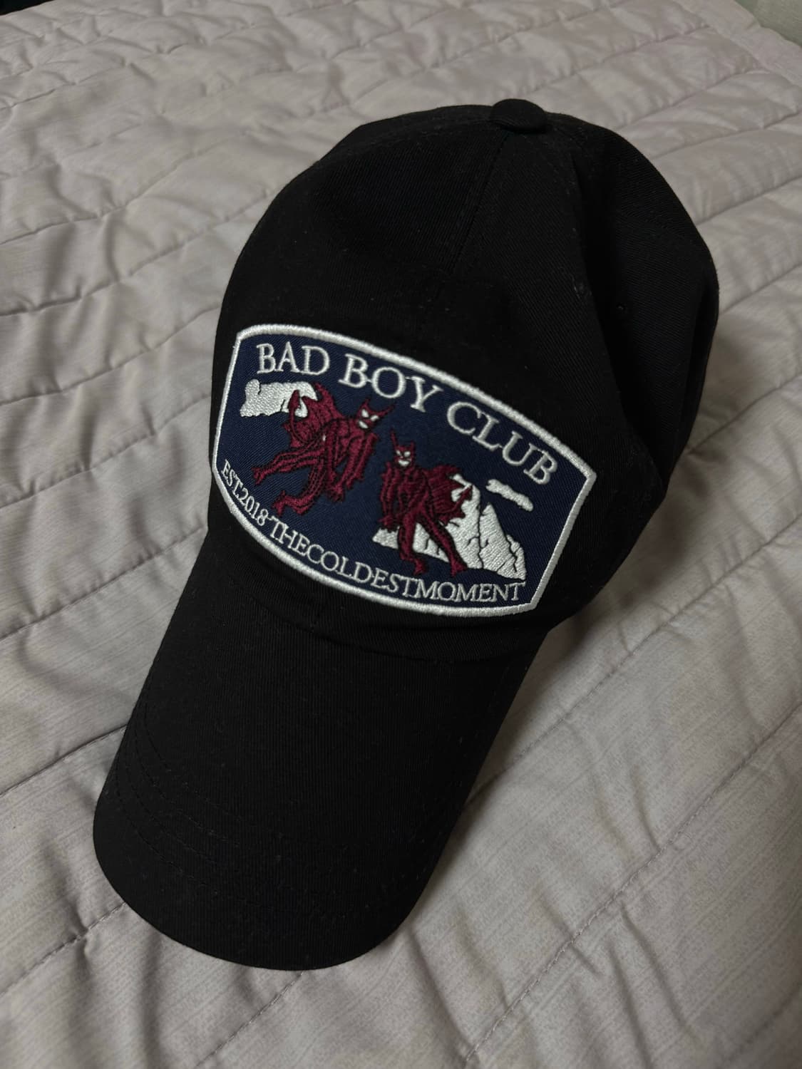 더콜디스트모먼트 배드보이클럽 볼캡 블랙 상품이미지1
