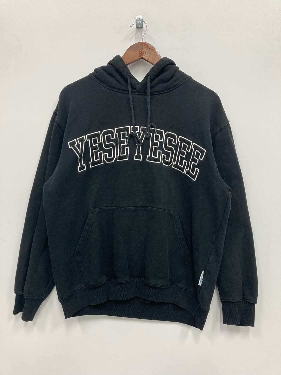 예스아이씨 자수 후드티 상품이미지1