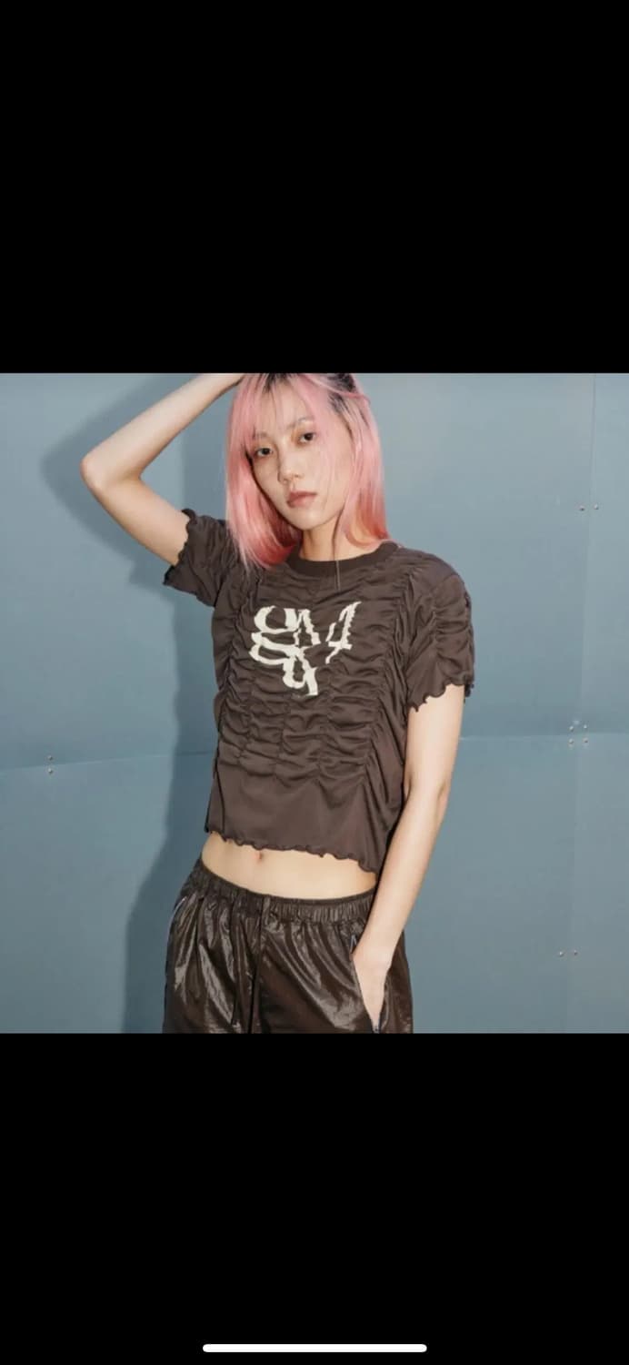 김미더영 브라운 셔링 반팔 크롭티 상품이미지1