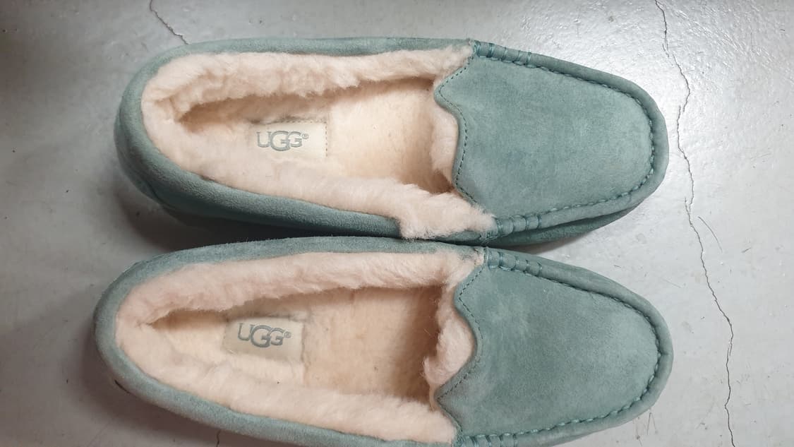 UGG 여성 모카신 앤슬리민트 240 상품이미지1