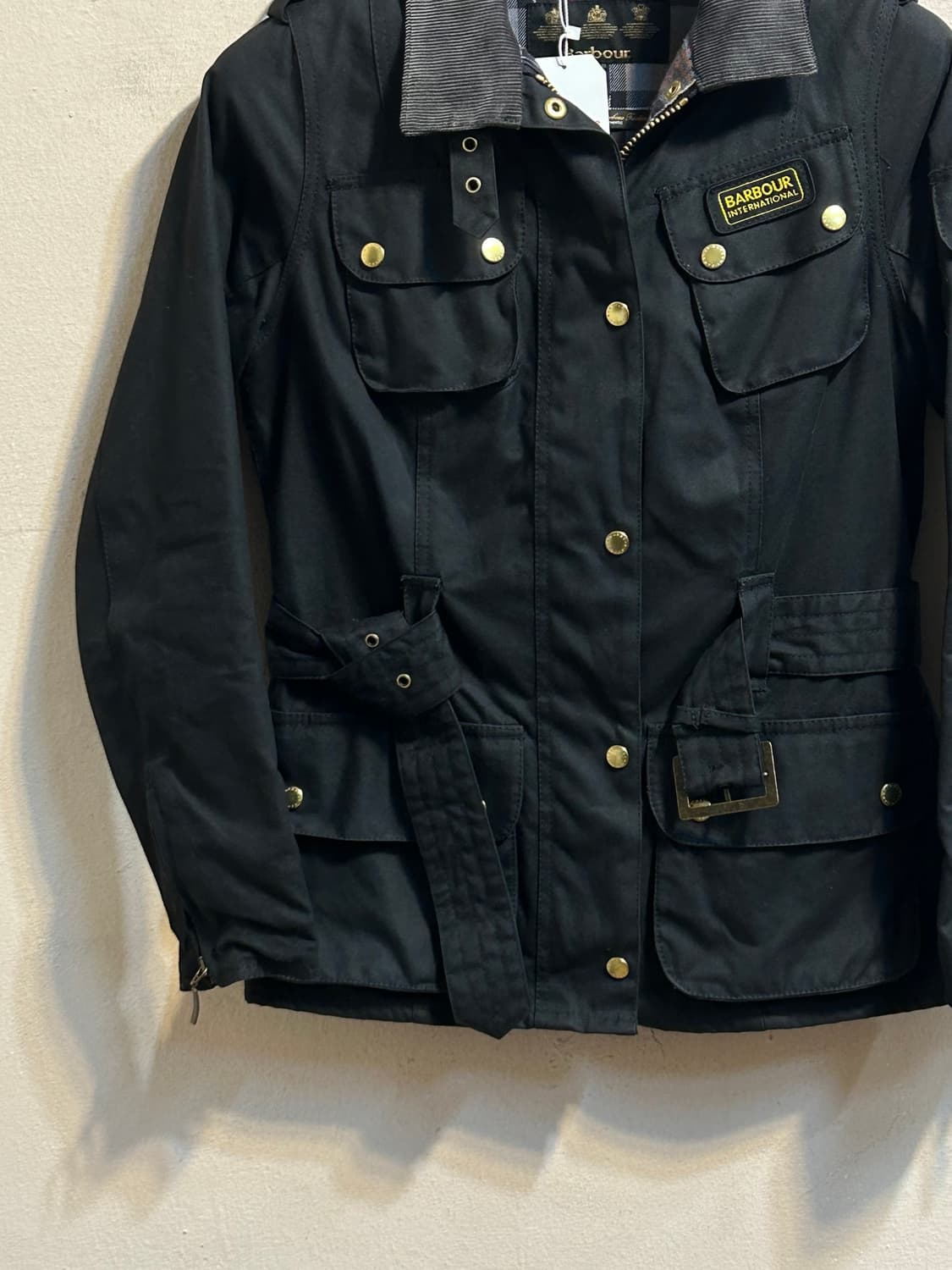 바버 인터네셔널 벨티드 왁스 자켓  상품이미지3