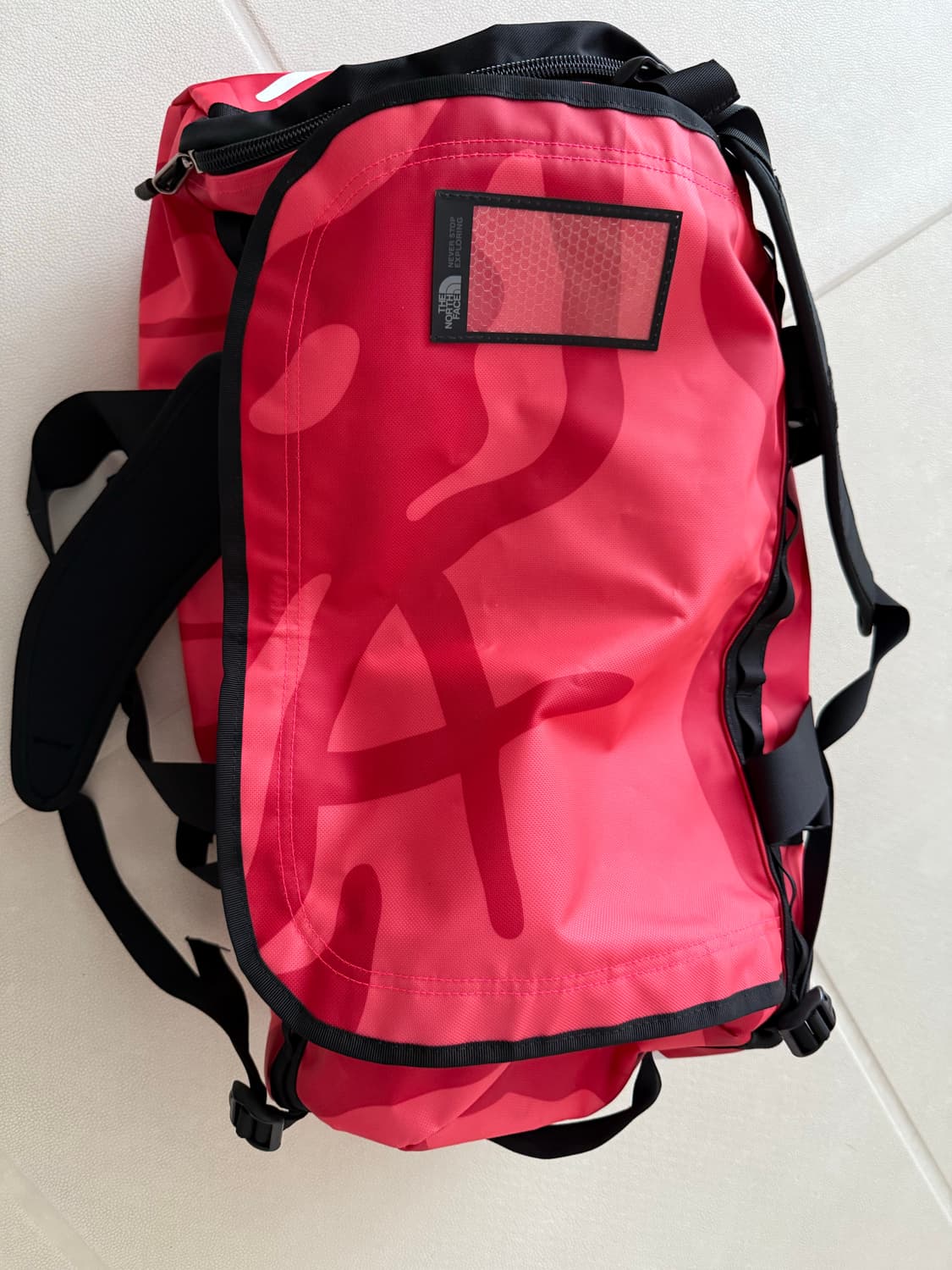 노스페이스 x 카우스 베이스캠프 더플백 미디움 브릴리언트 코랄 상품이미지4