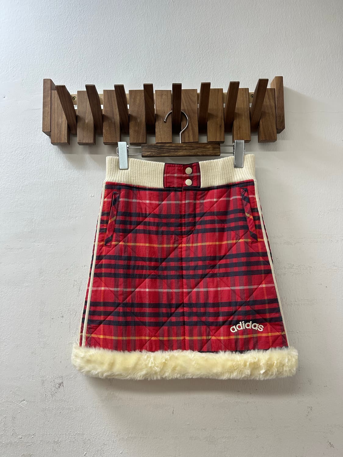 일본빈티지 아디다스 체크 퍼 트리밍 퀼팅 패딩 타탄 체크 스커트  상품이미지1