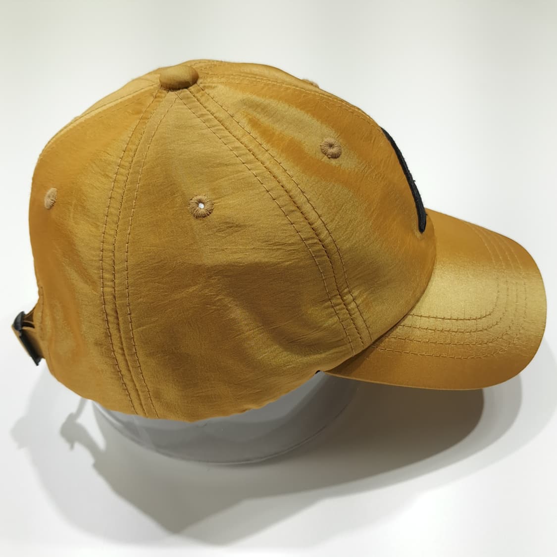 CL930 챙너비라스 P로고 골든 볼캡 상품이미지4