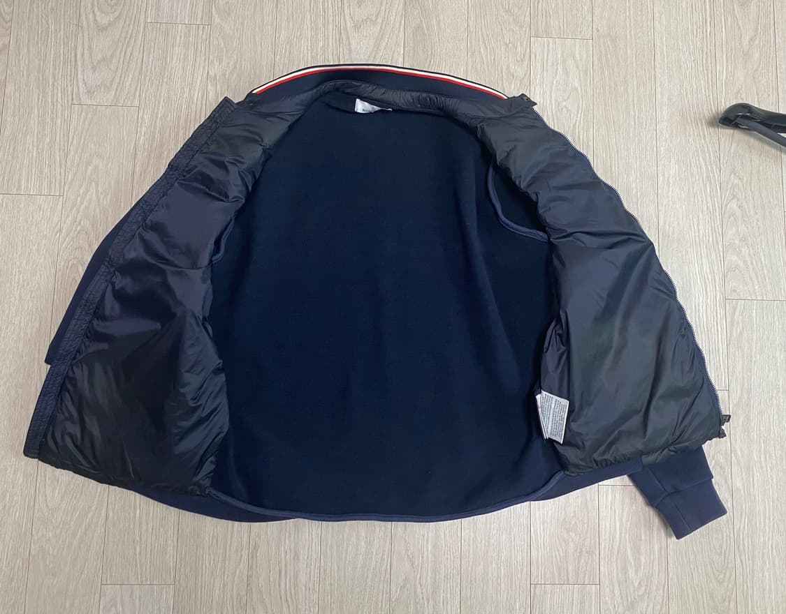 [xl]몽클레어 삼선 트리콧 니트패딩 상품이미지4