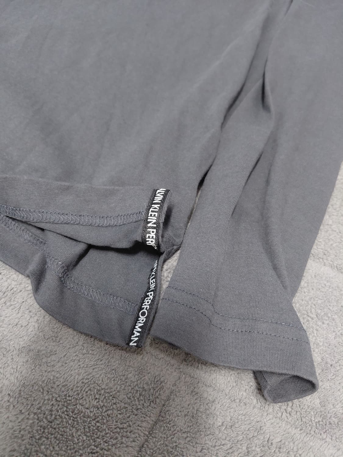 캘빈클라인 긴팔 티셔츠 상품이미지4