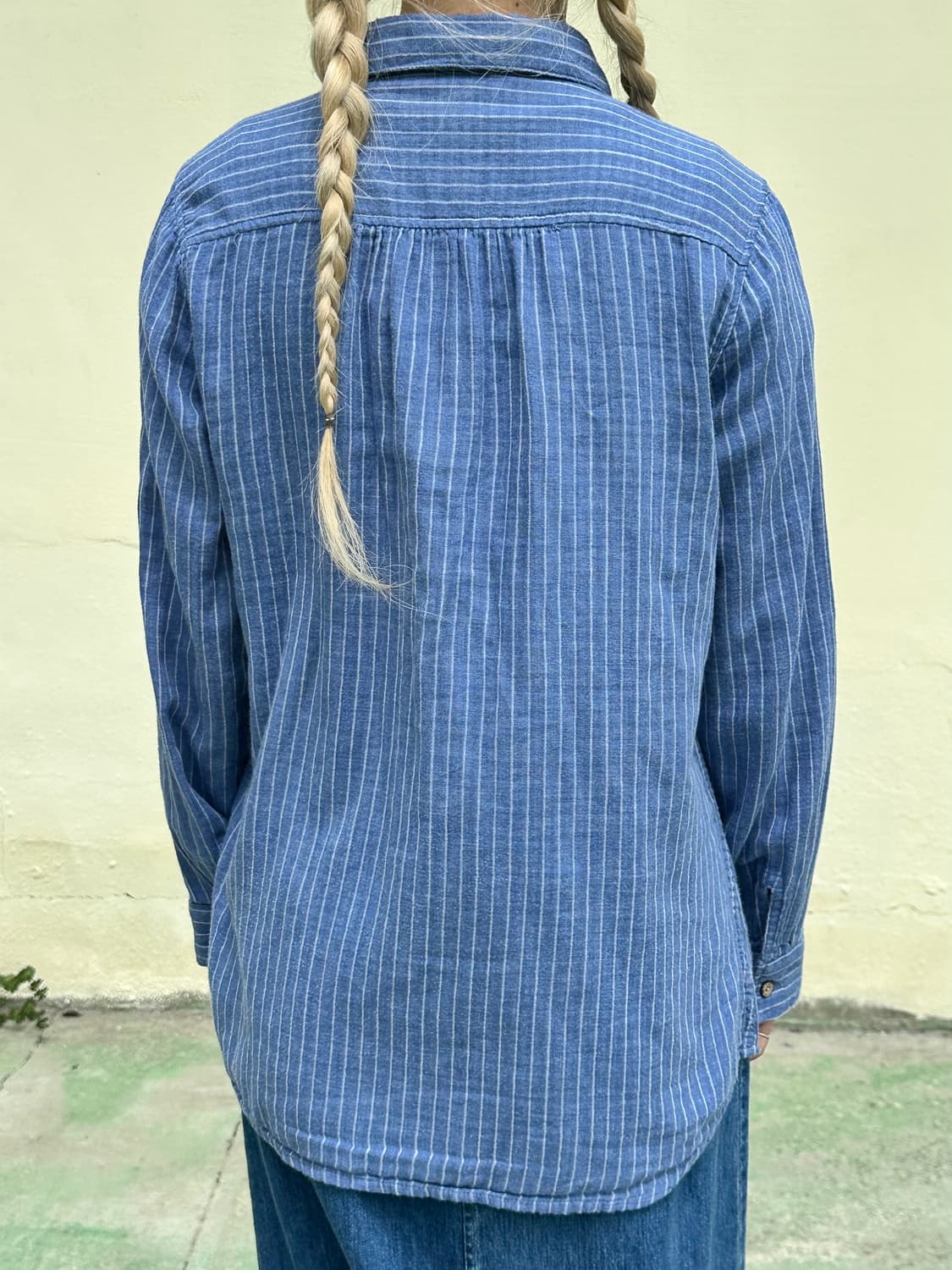 스트라이프 우드버튼 블라우스 상품이미지7