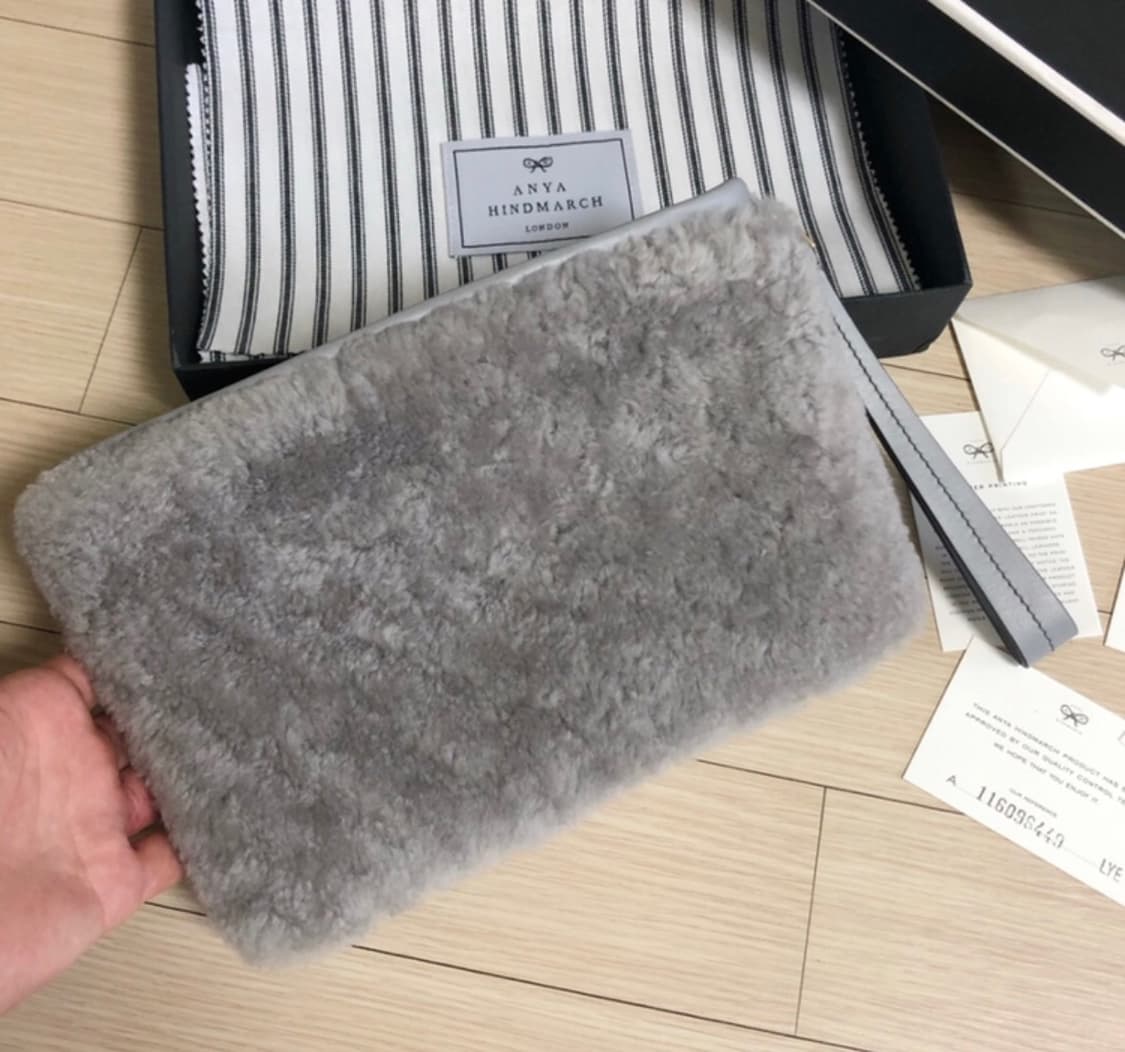 정품 안야힌드마치 정가90만 양털 클러치 가방 핸드백 미니백 아크네 마쥬 상품이미지6