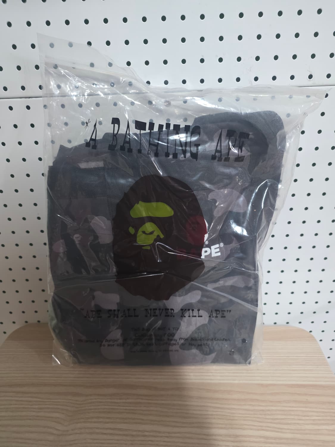 (새상품)베이프 블랙카모 더플백 크로스백 가방(부록) 상품이미지2