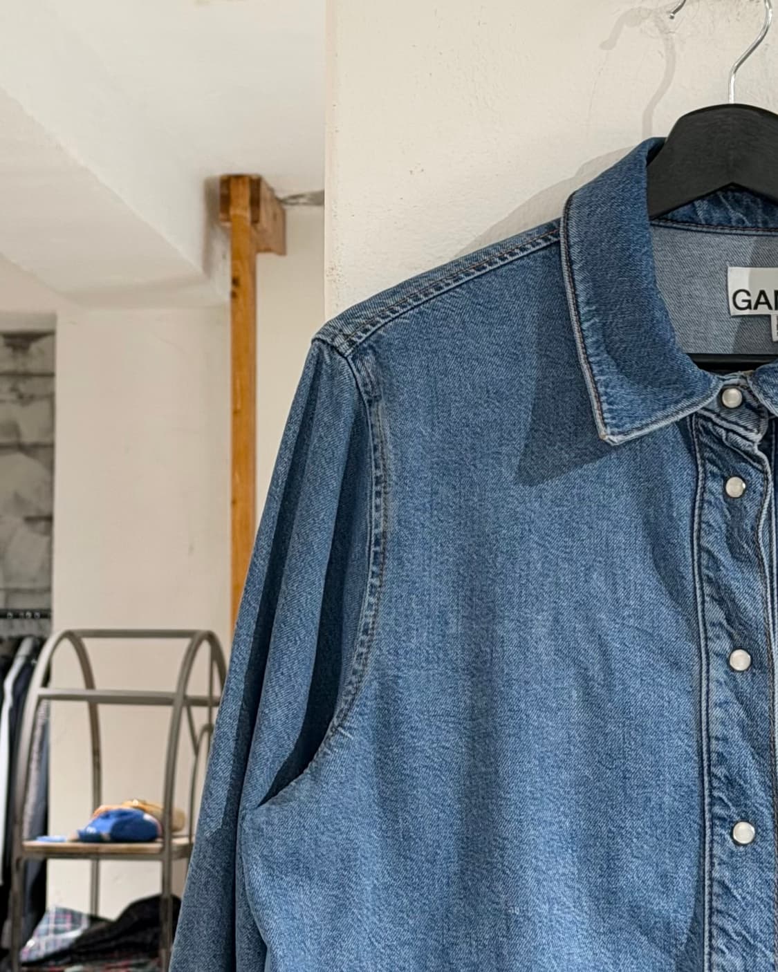 가니 중청 백 큐빅 로고 데님 셔츠 자켓 상품이미지3