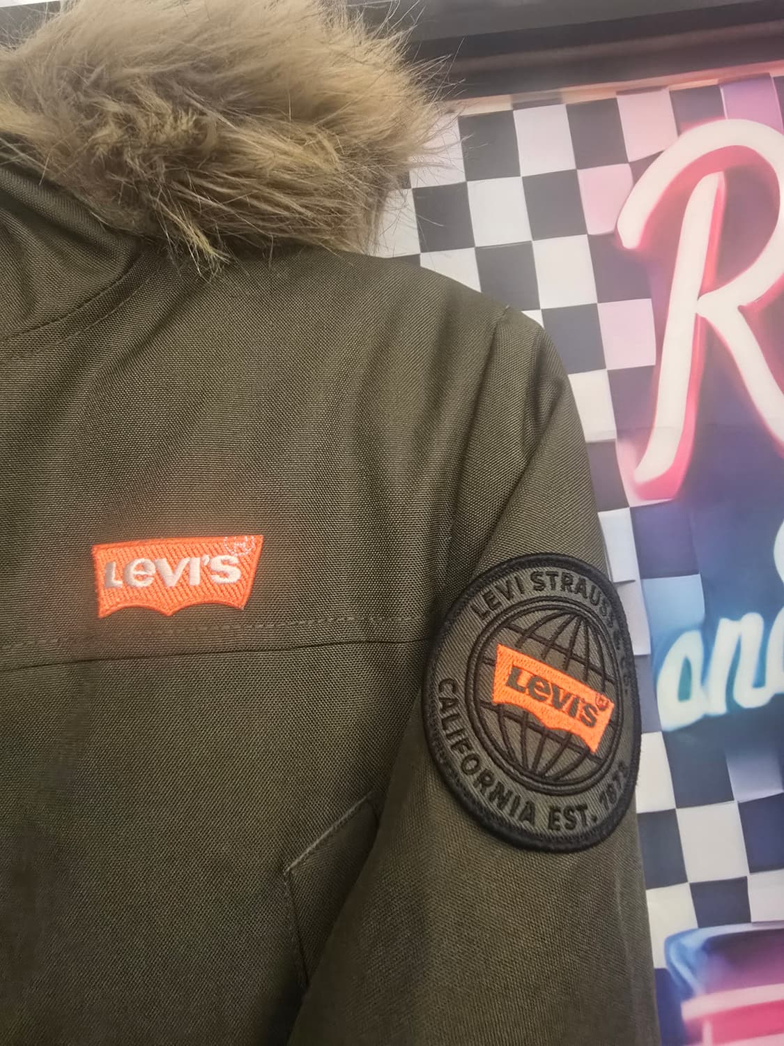 리바이스 보이즈 카키 아우터 구스패딩 상품이미지2