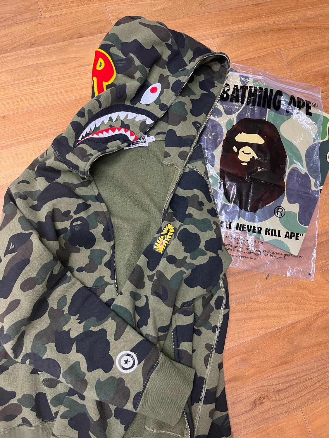 베이프 녹계 후드집업 상품이미지1