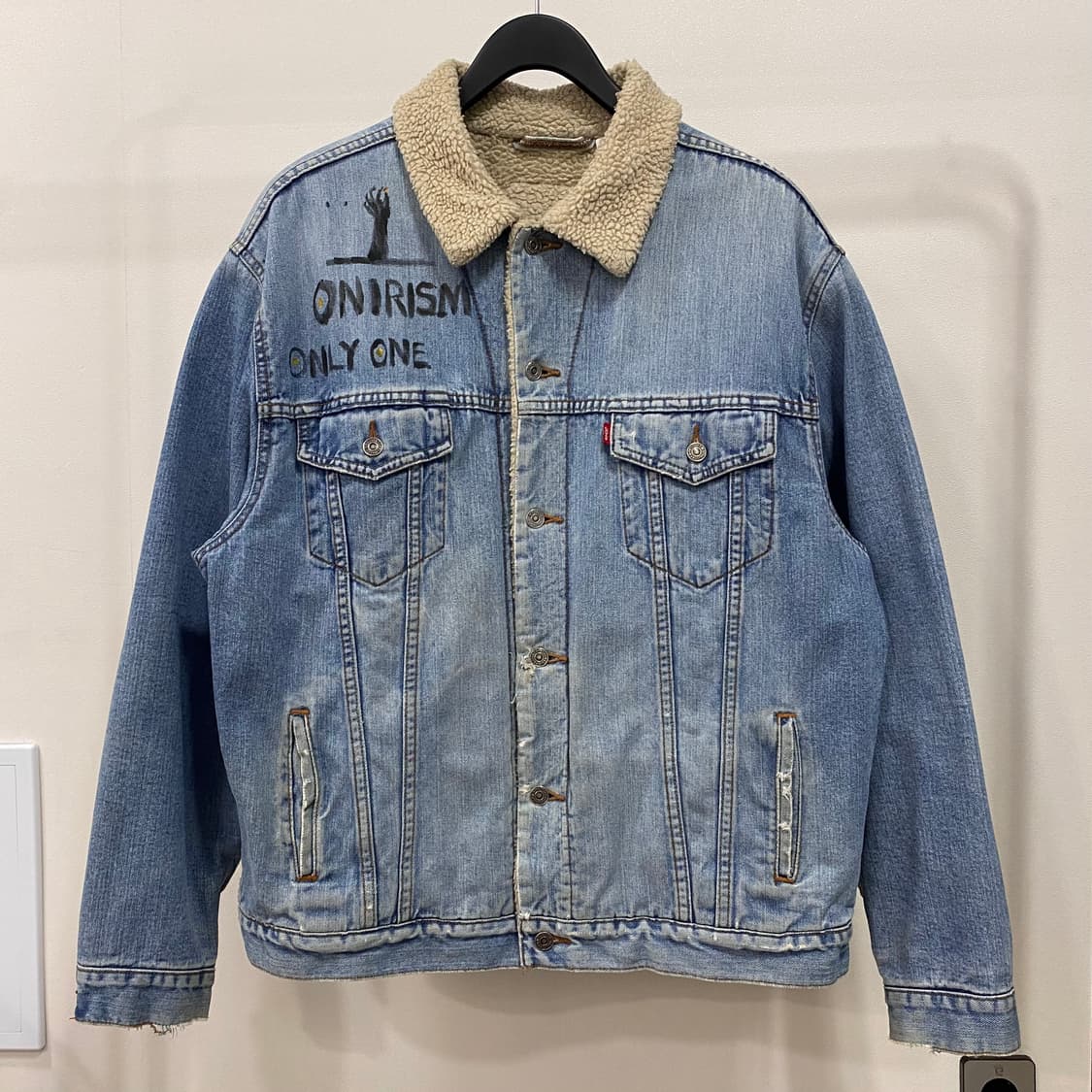 리바이스 핸드 페인팅 커스텀 쉐르파 데님 트러커 자켓 상품이미지2