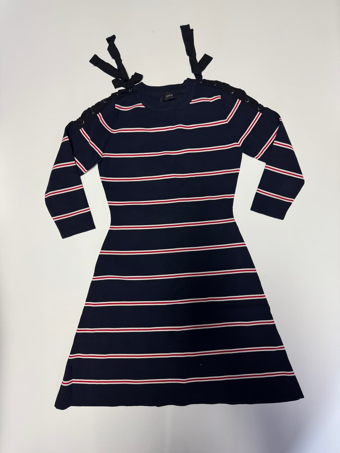 여성 샤틴 Satin 깔끔한 스트라이프 니트 원피스 44 상품이미지1