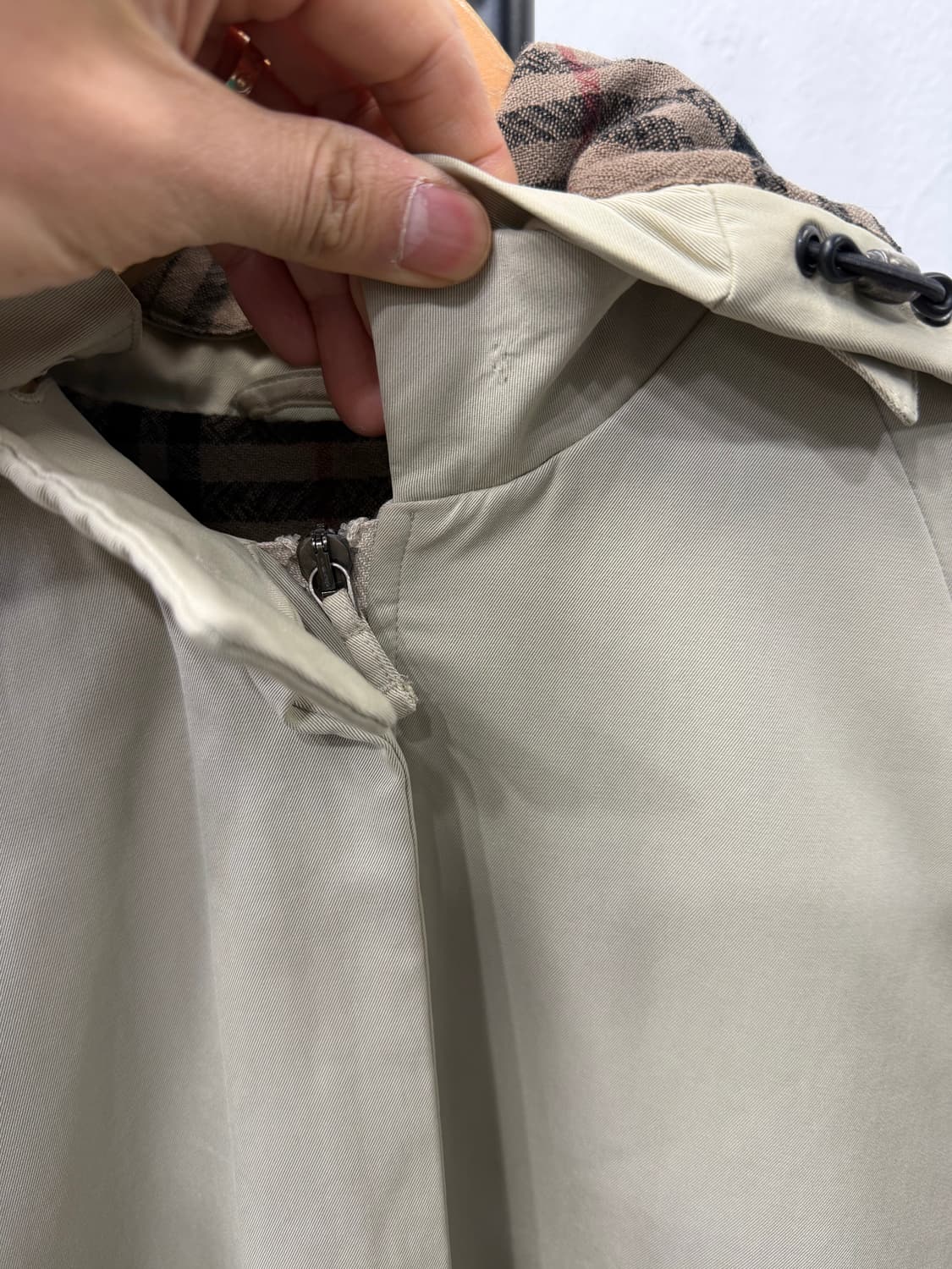 정품) 버버리 여성 체크 배색 후드 코트 66-77 상품이미지5