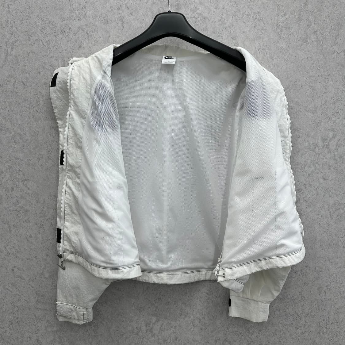 105 나이키 여자 리펠 우븐 오버핏 바람막이 자켓 상품이미지3