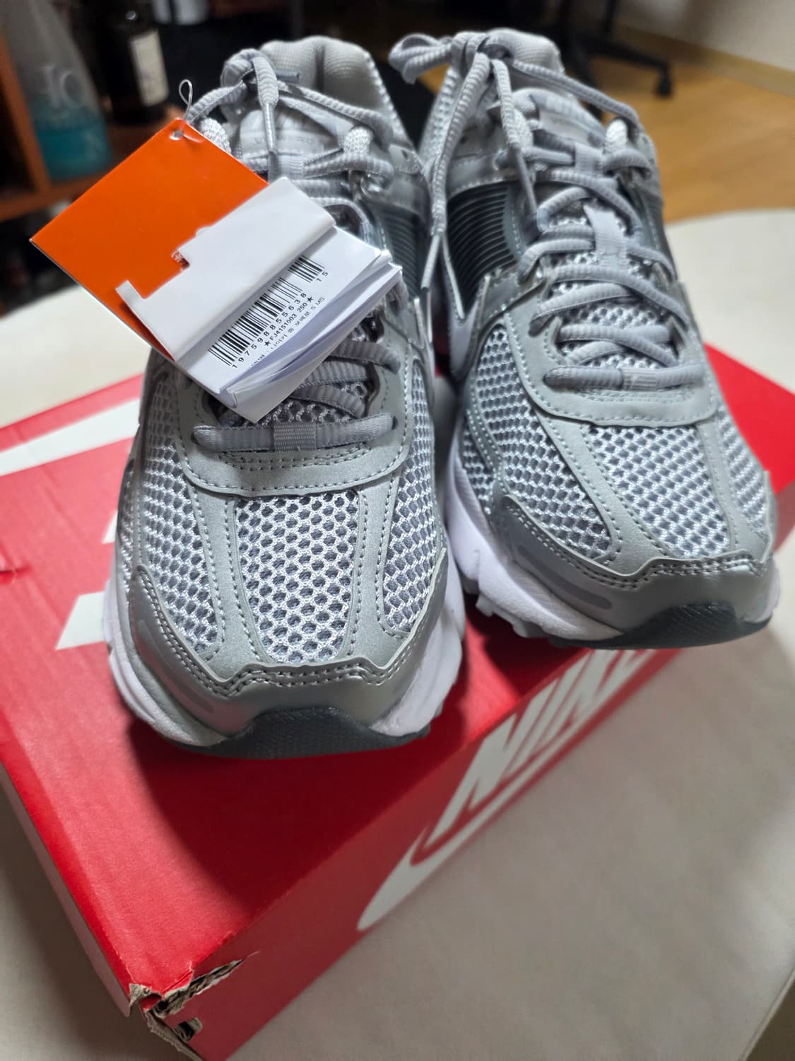 나이키 보메로 울프 그레이 화이트 새제품 250 상품이미지3